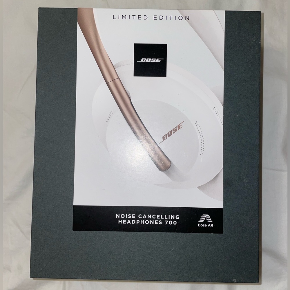 LIMITED EDITION!!!!! Bose Noise Cancelling Headphones 700